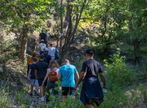 Hiking to Loggous!