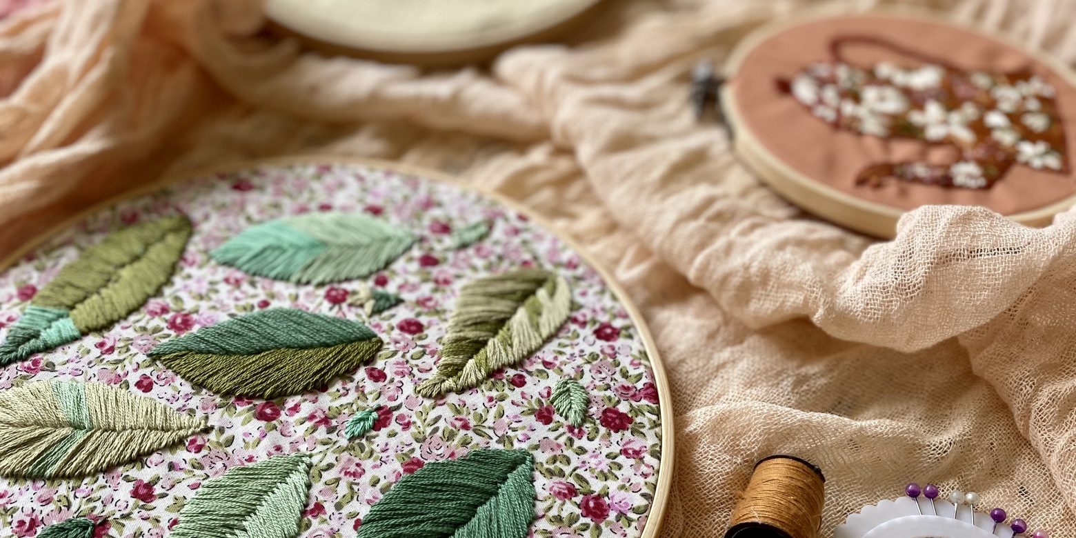 Upcycling our clothes with embroideries